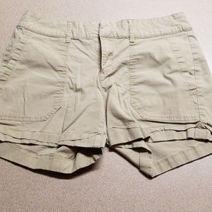 a.n.a. khaki shorts size 28/6